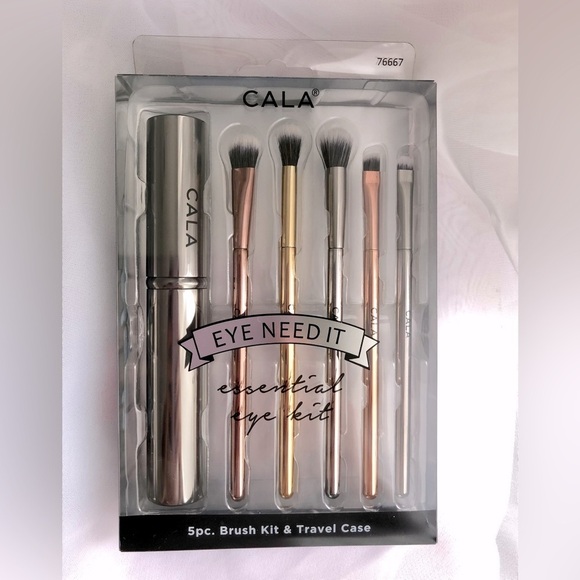 Cala EYE NEED IT 5 piece brush eye kit & travel case. - Picture 6 of 6